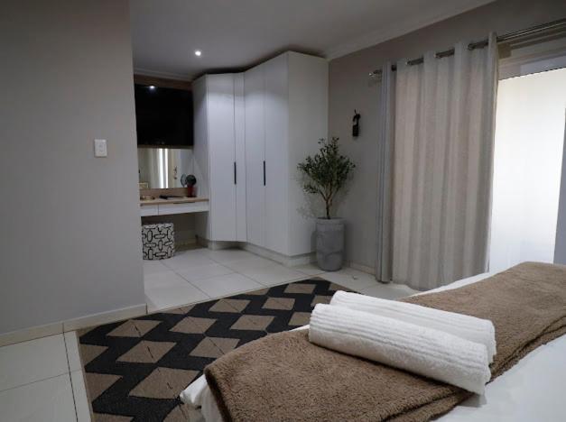 Summer Palace Guesthouse Bloemfontein Esterno foto